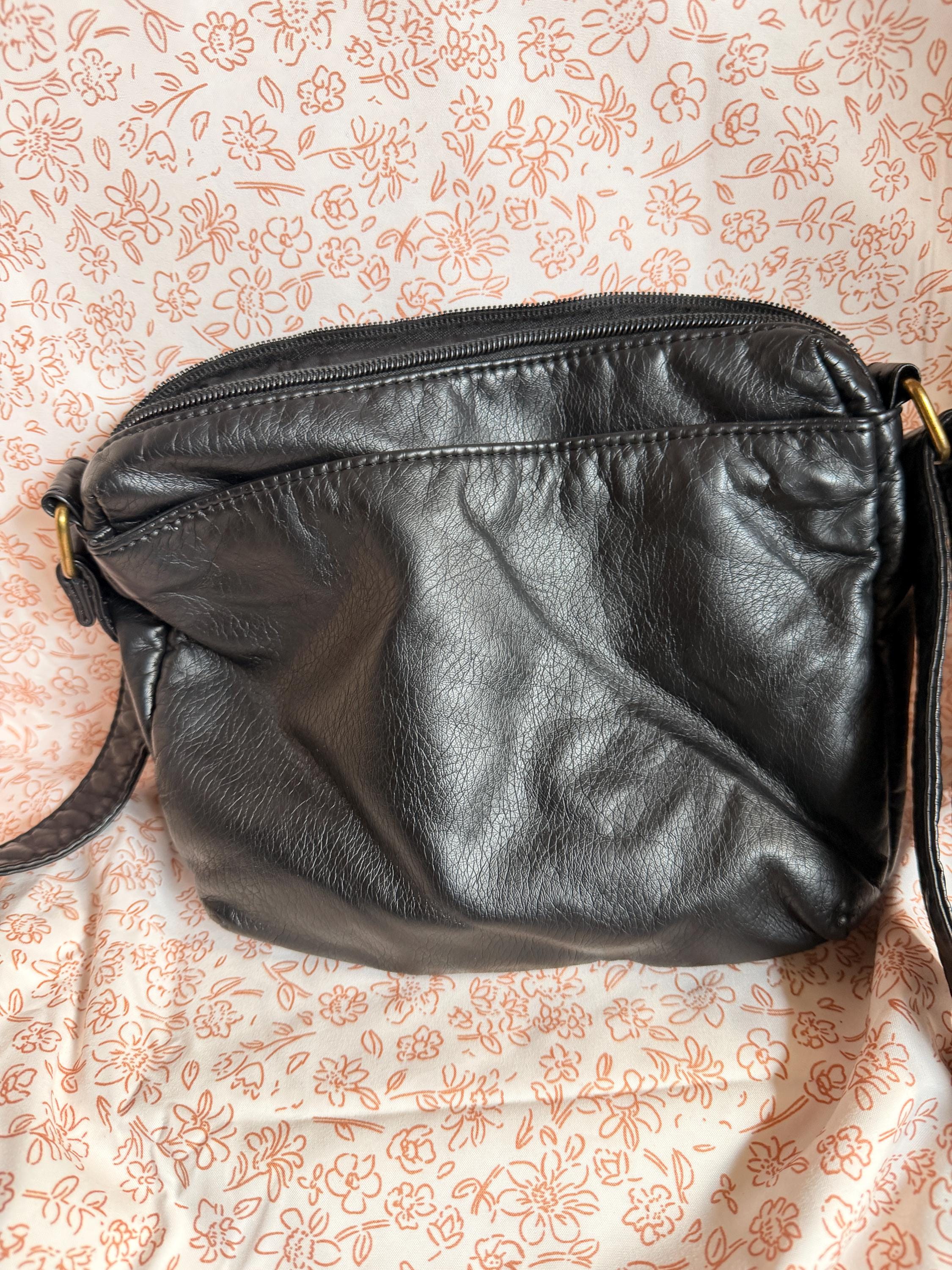 Bueno Black Soft Leather Crossbody Purse Multi Pocket Handbag
