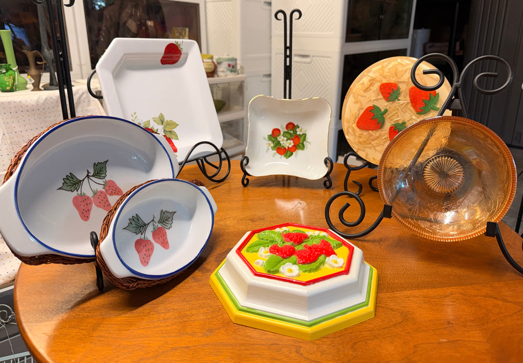 Vintage Strawberry Kitchen Collection – Curated Lot