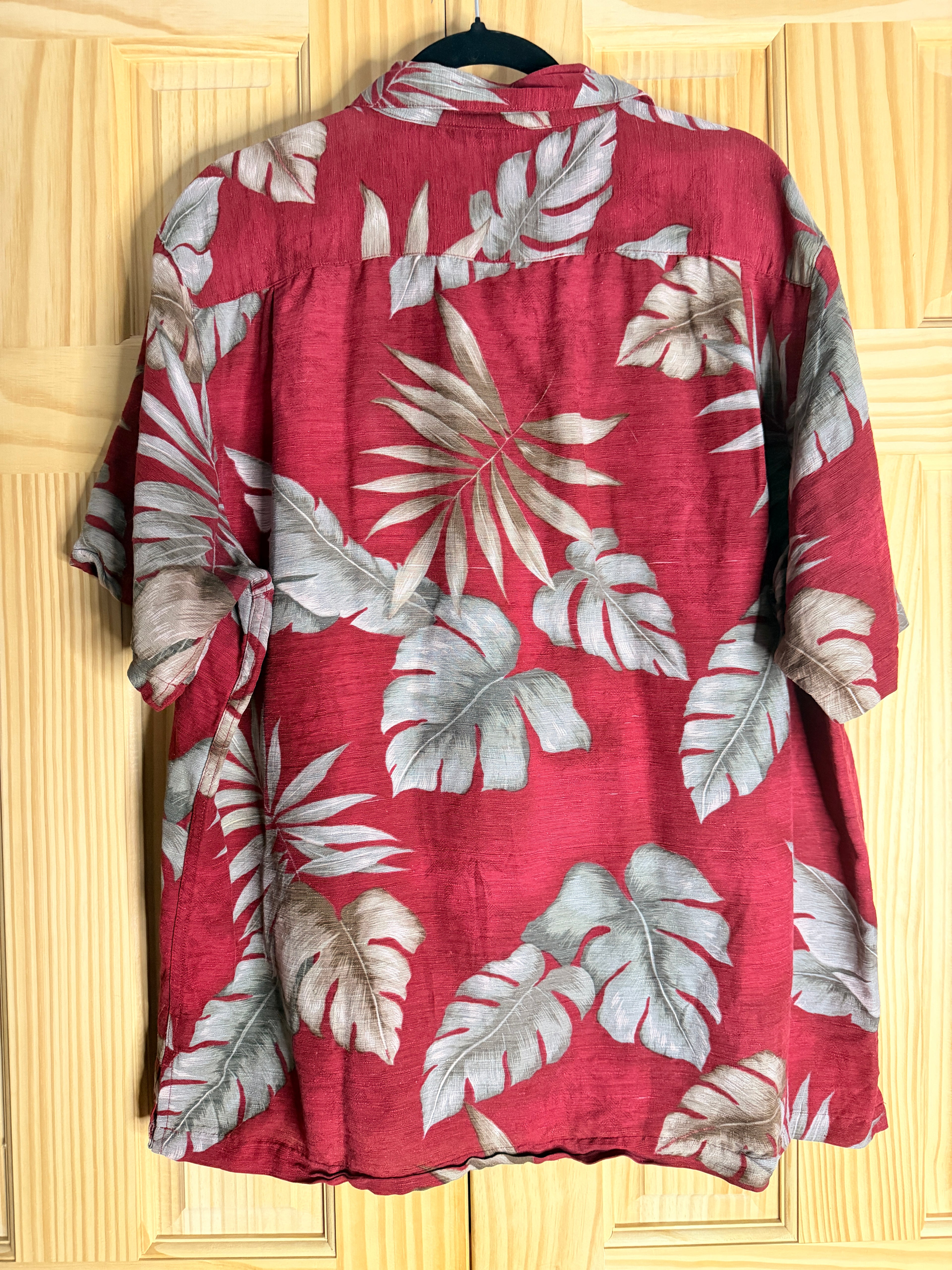 Vintage Batik Bay Hawaiian Shirt XL Red Tropical Leaf Print 100% Silk Camp Shirt