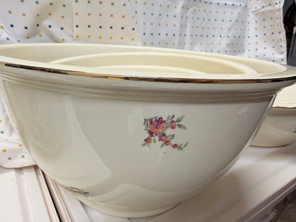 Vintage Household Institute Priscilla Ovenware Set – 3 Nesting Mixing Bowls, Covered Casserole & Pitcher – Floral Farmhouse Kitchen – 1940s 1950s