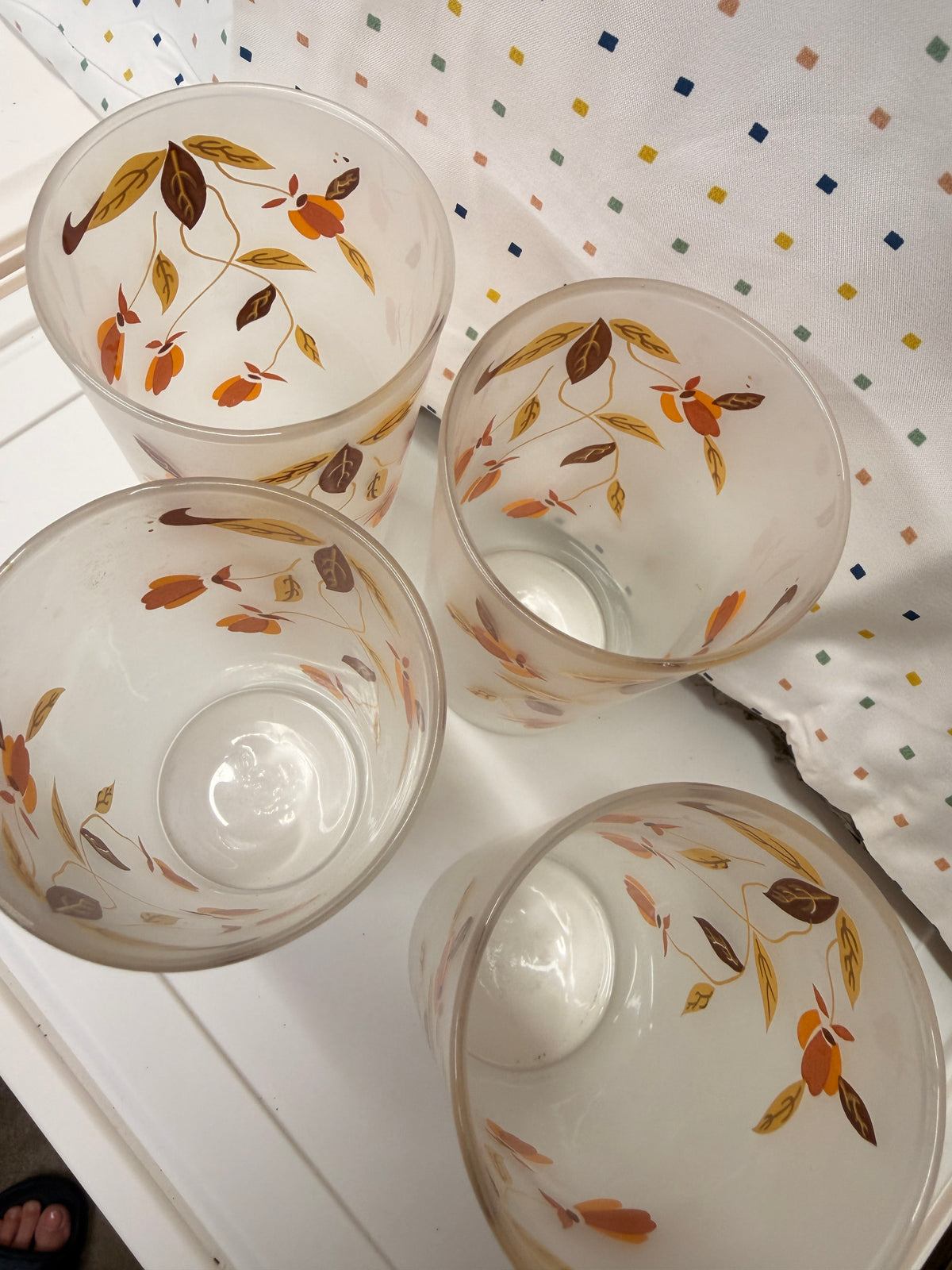 Vintage Frosted Floral Tumblers – Set of 4 Mid Century Drinking Glasses – Retro Autumn Flower Glasses – 1970s Kitchen Decor