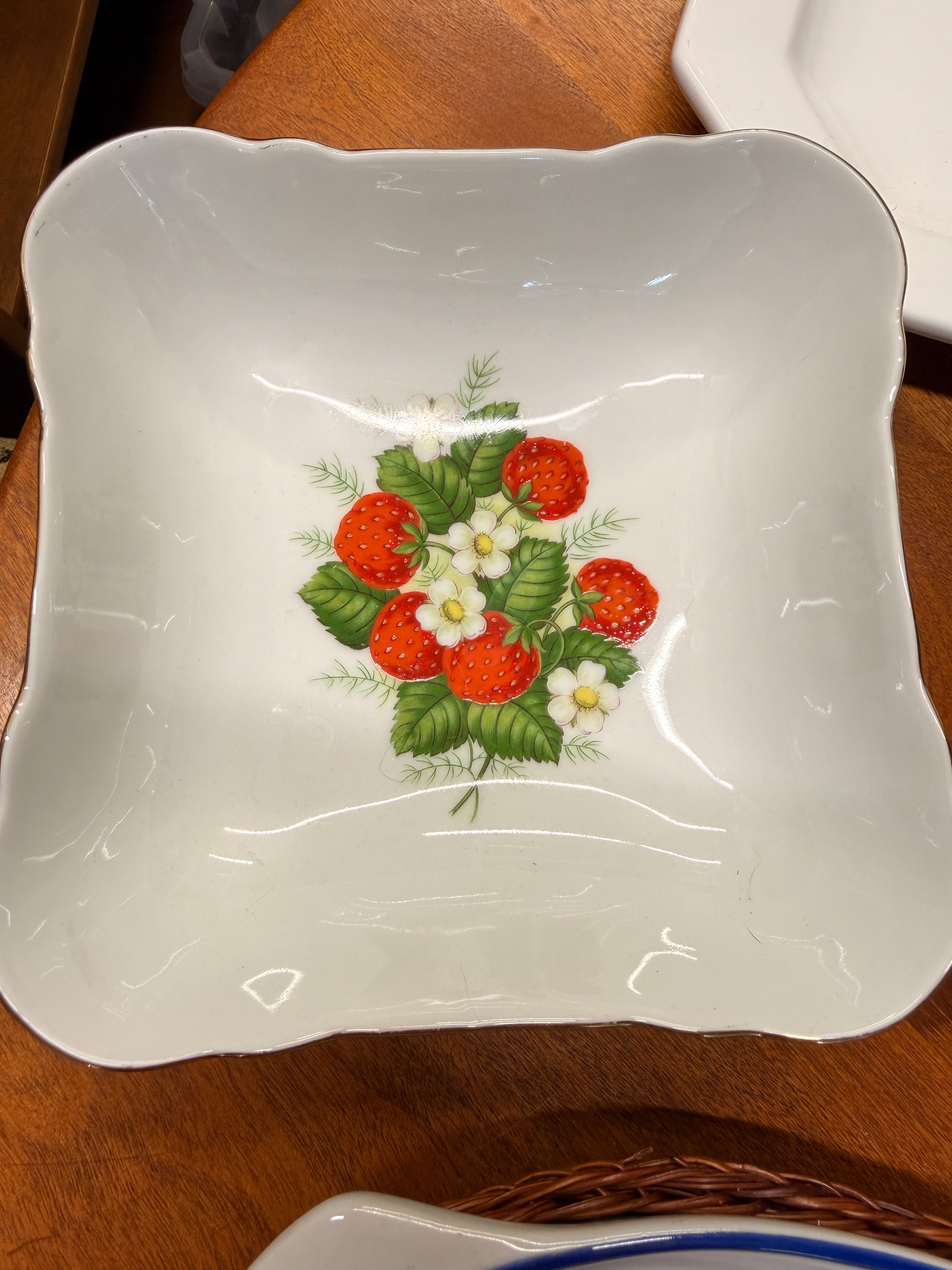 Vintage Strawberry Kitchen Collection – Curated Lot