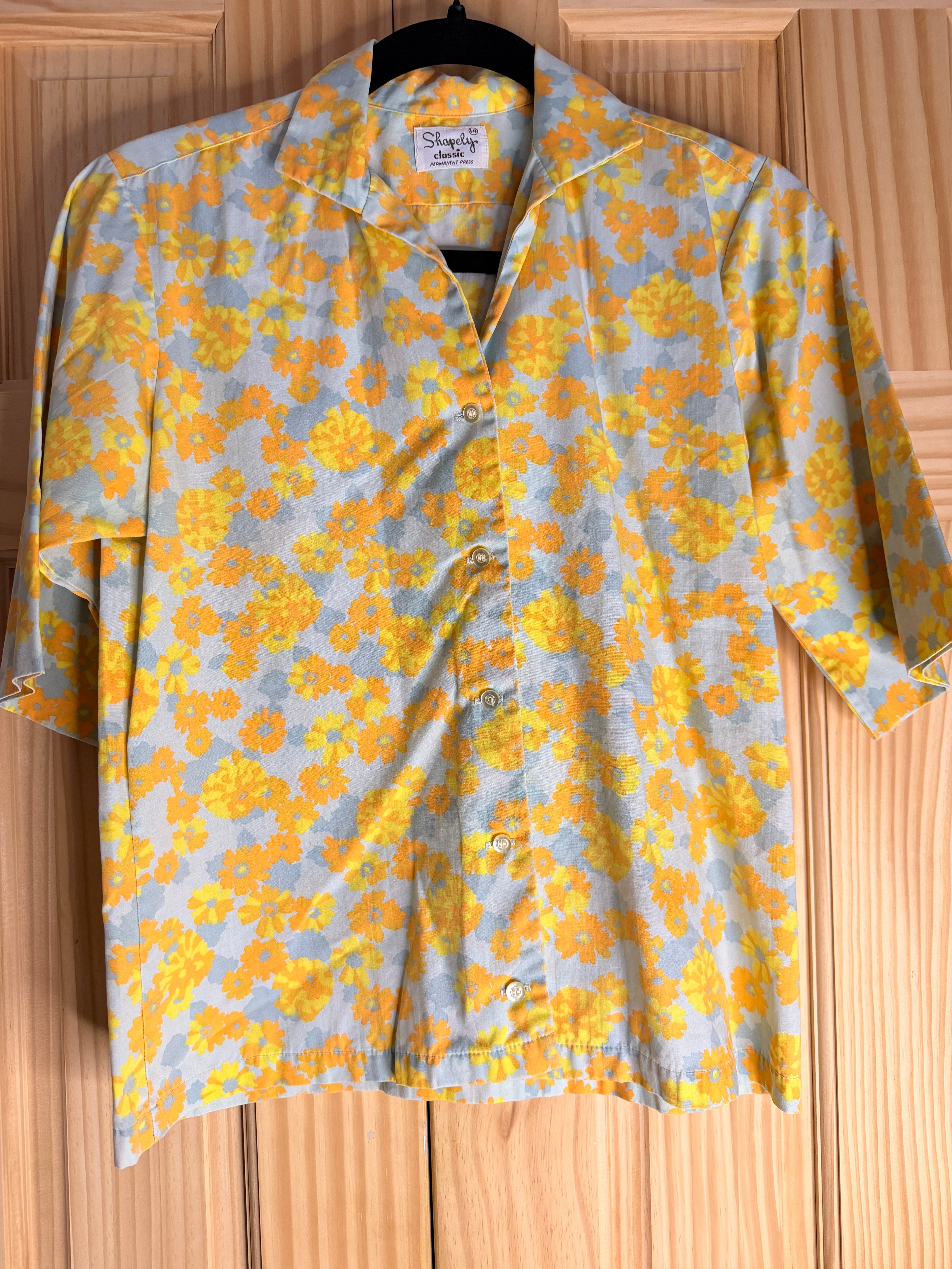 Shapely Classic Floral Permanent Press Short Sleeve Blouse Size 14