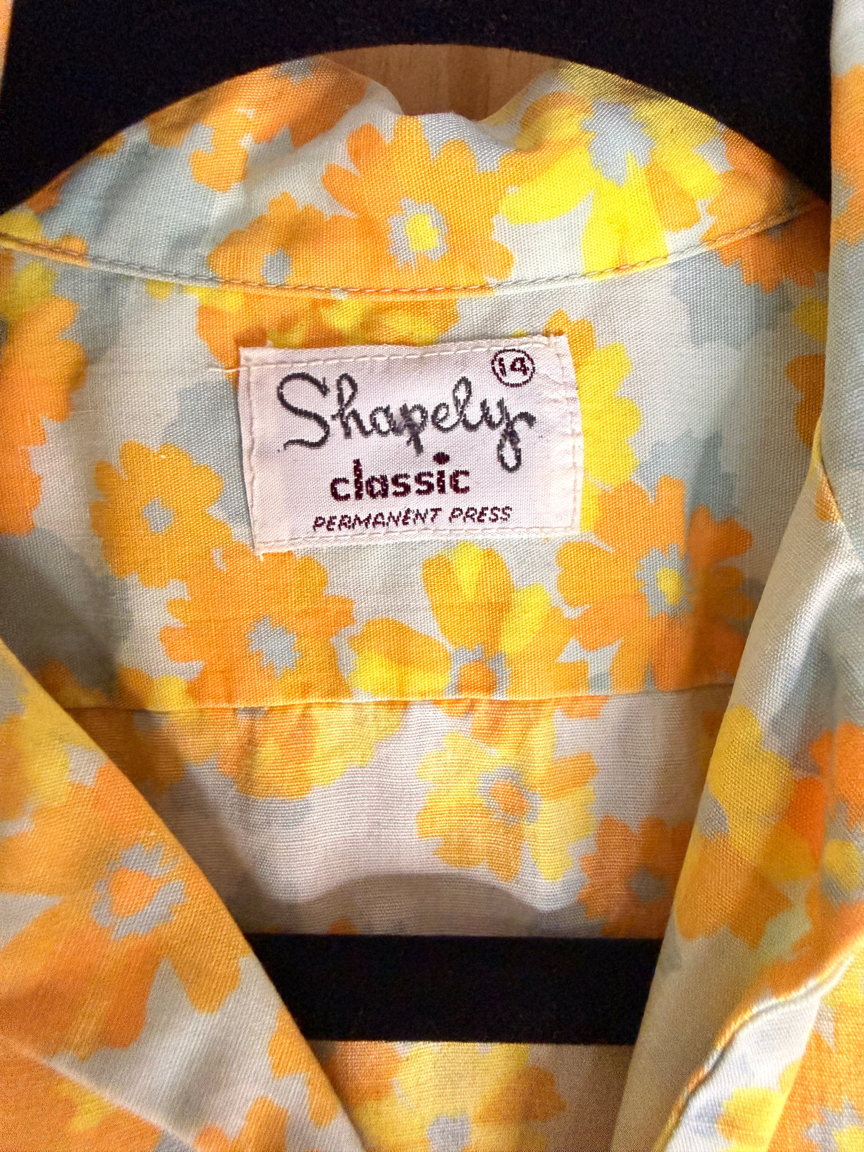 Shapely Classic Floral Permanent Press Short Sleeve Blouse Size 14