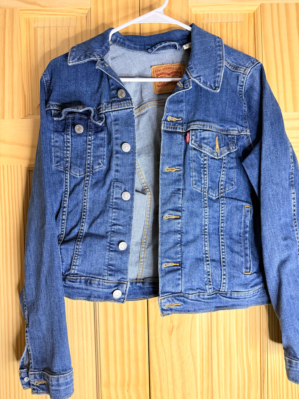 Levi's Classic Blue Denim Trucker Jacket | Women's Jean Jacket