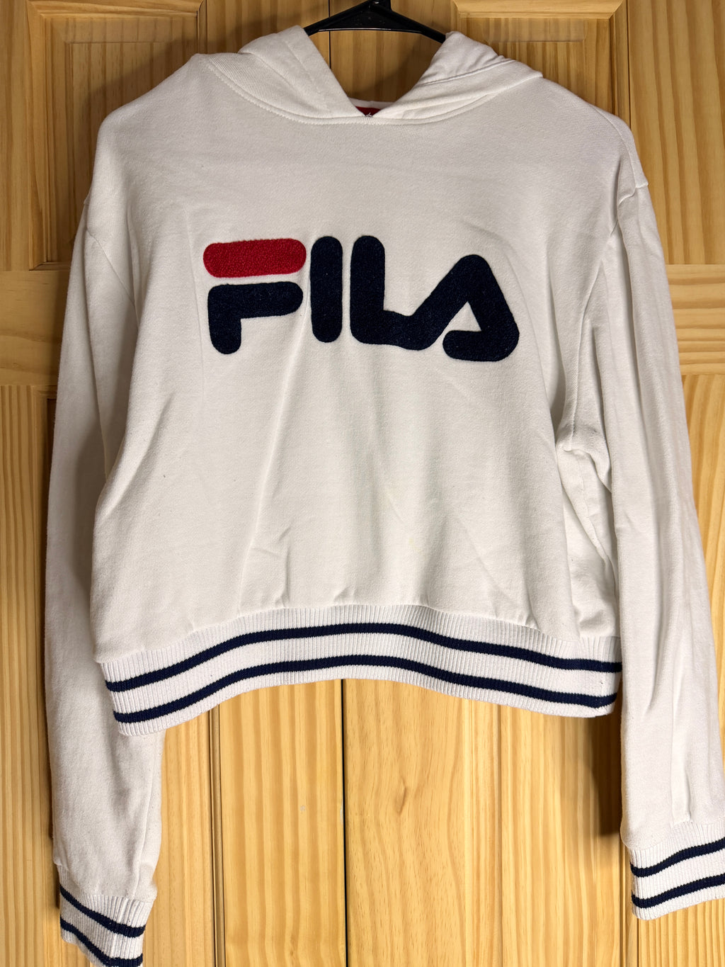 FILA White Cropped Hoodie | Chenille Logo Sweatshirt | Women's Large