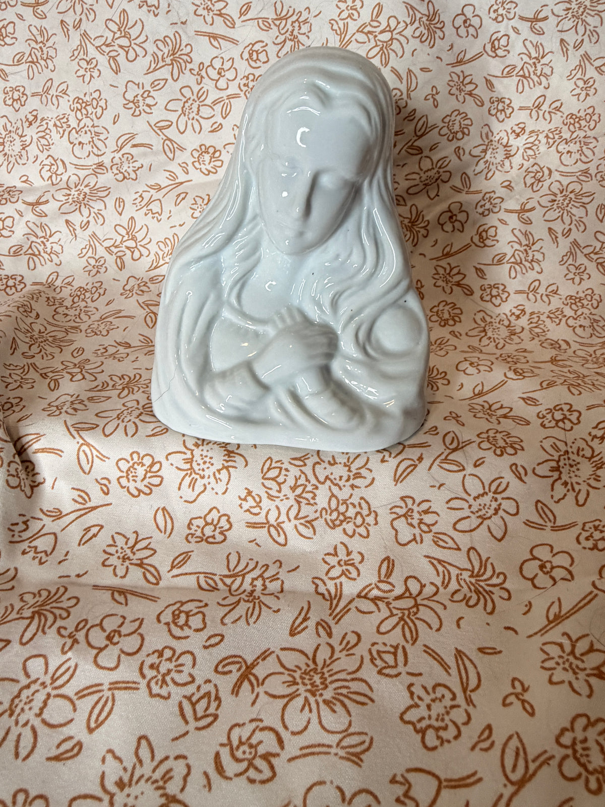 Vintage White Ceramic Madonna Vase Blessed Virgin Mary Religious Home Décor