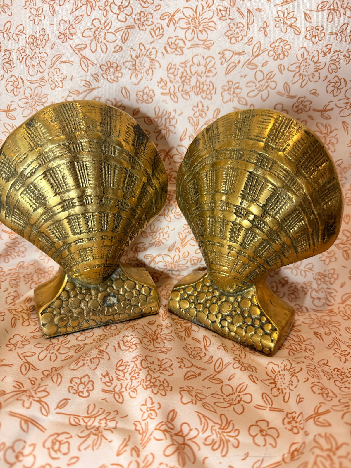 Vintage Pair of Brass Seashell Bookends | Coastal Nautical Shell Decor | Hollywood Regency