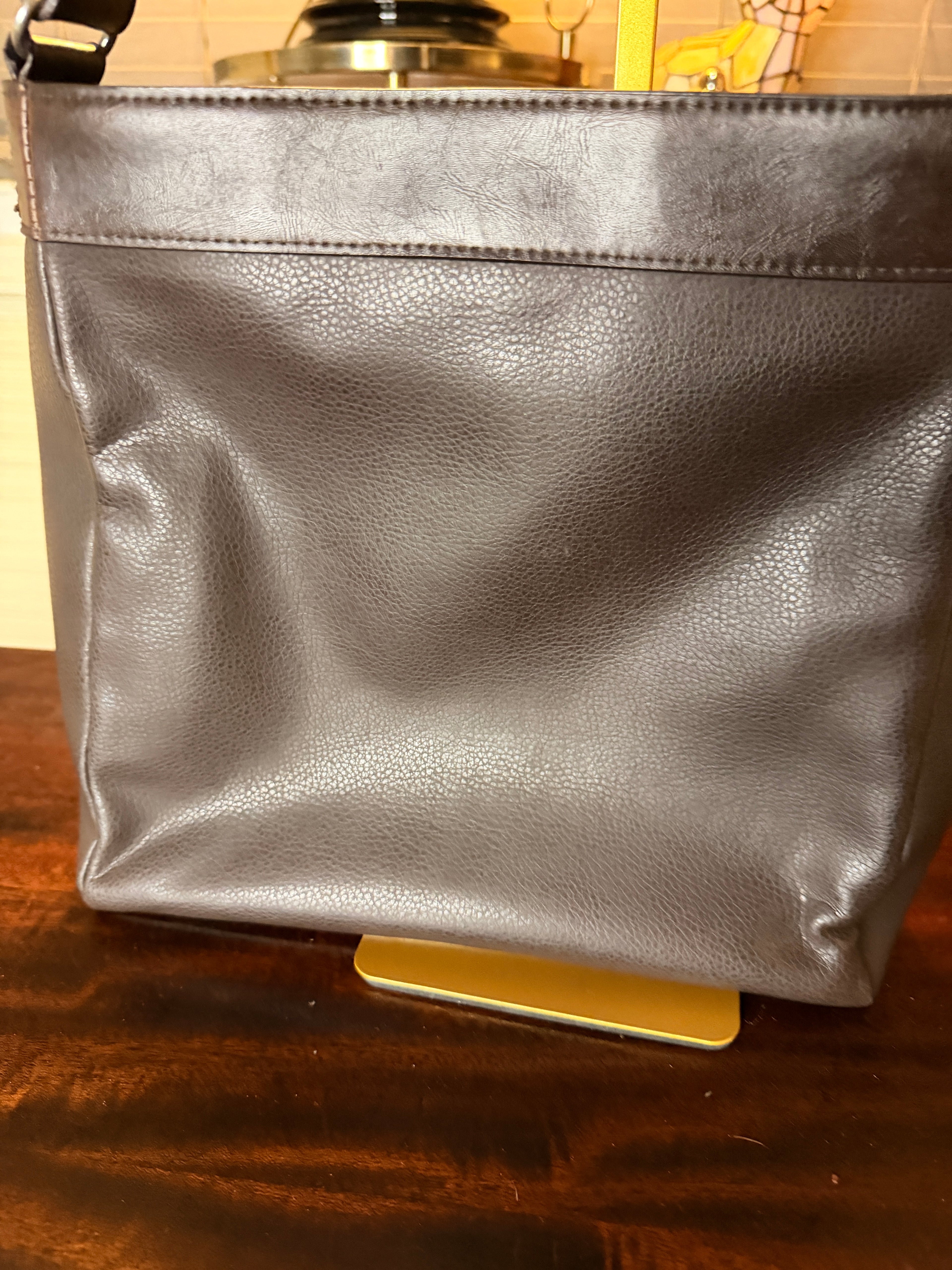 Relic by Fossil Brown Organizer Crossbody Messenger Purse Multiple Zip Pockets