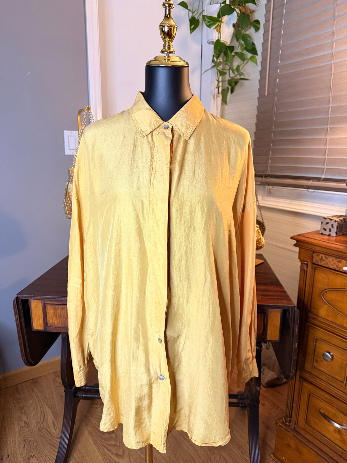 Vintage New York Studio 100% Silk Yellow Button Front Blouse Women's Large Minimalist Office Shirt