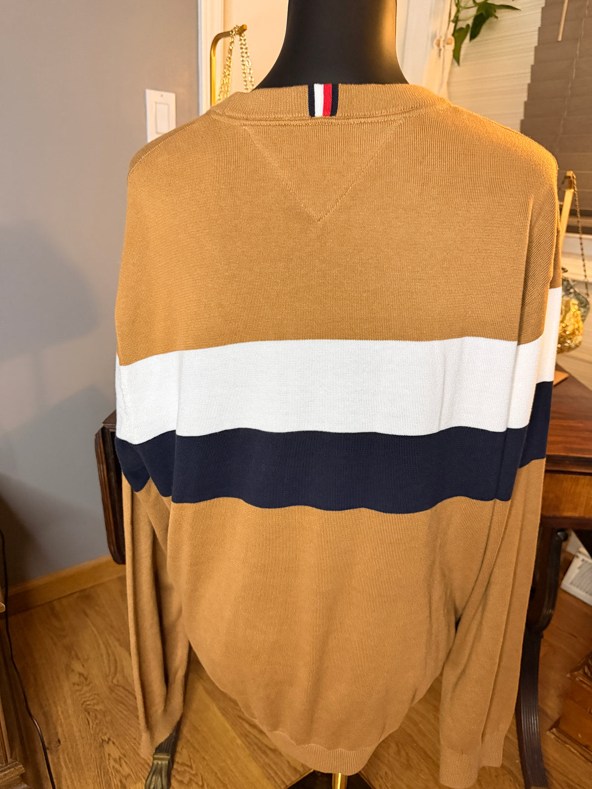 Vintage Tommy Hilfiger Colorblock Sweater XL Camel Cream Navy Crewneck Men’s Pullover