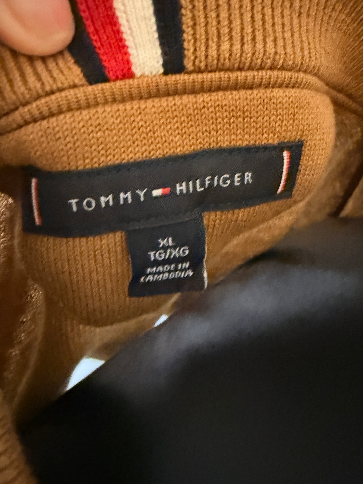 Vintage Tommy Hilfiger Colorblock Sweater XL Camel Cream Navy Crewneck Men’s Pullover