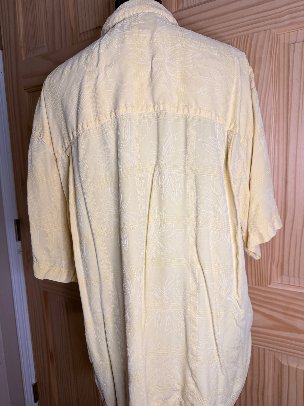 Bermuda Bay 100% Silk Hawaiian Camp Shirt Men's XL Yellow Tropical Button Up