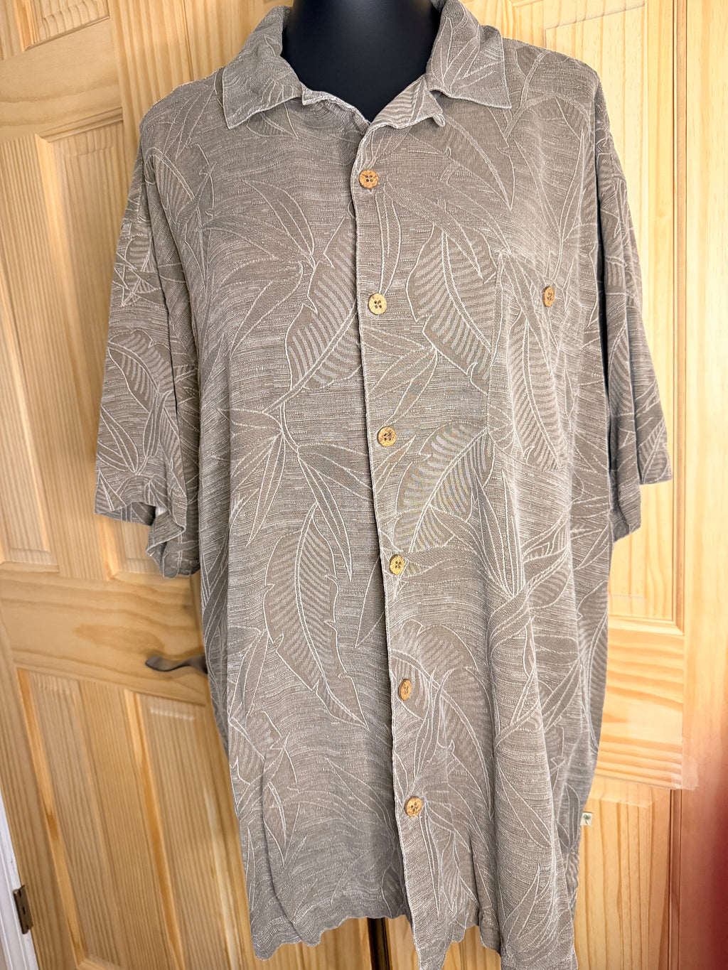 Island Shores Washable Silk Hawaiian Camp Shirt Men's XXL Taupe Tropical Button Up