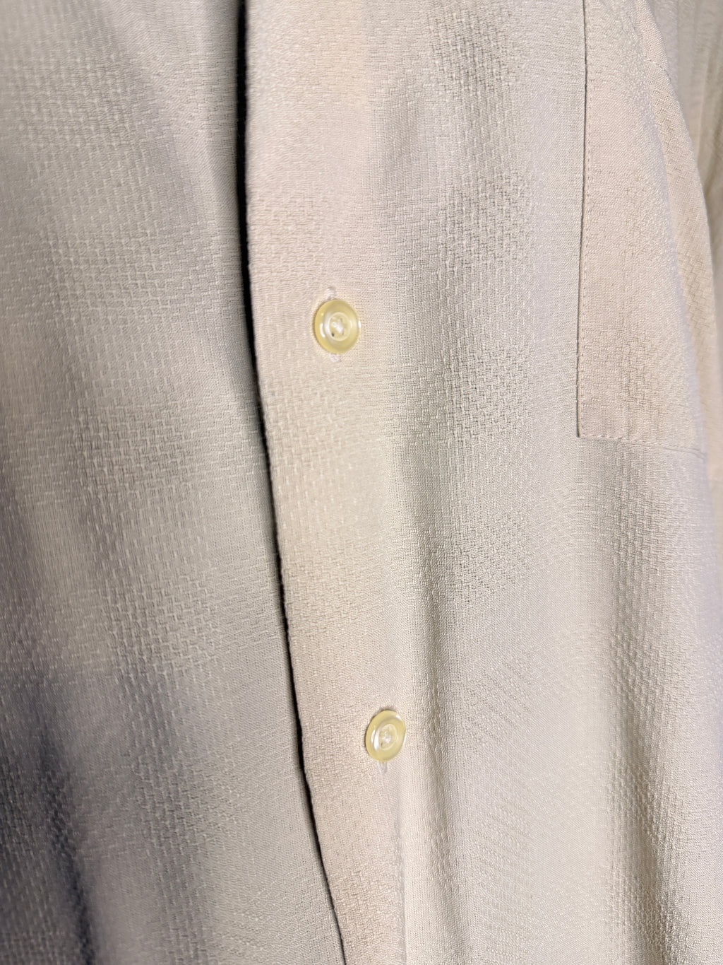 Claiborne Silk Short Sleeve Button Up Shirt Men's XL Beige Textured Camp Shirt