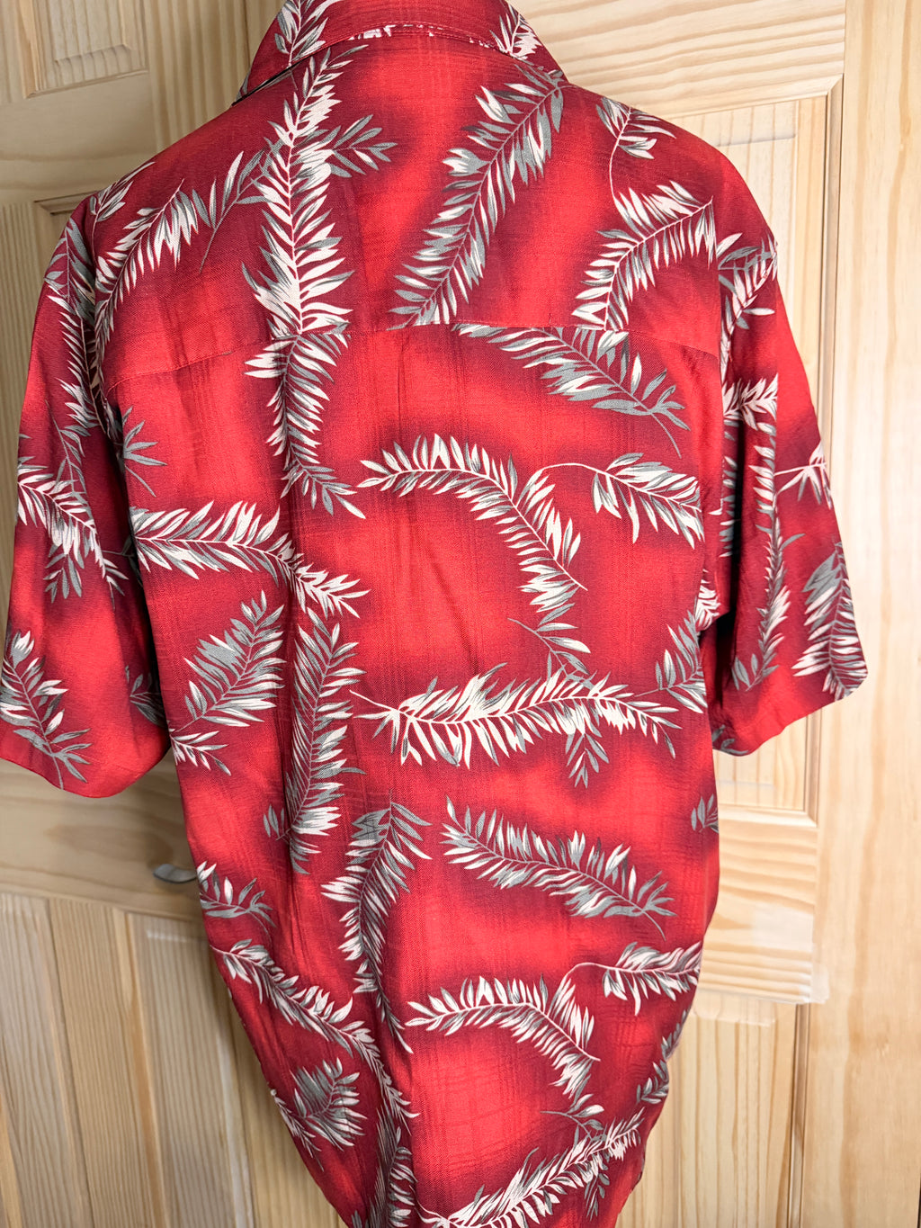 Banana Cabana Men's Red Hawaiian Camp Shirt 100% Silk Palm Print Medium