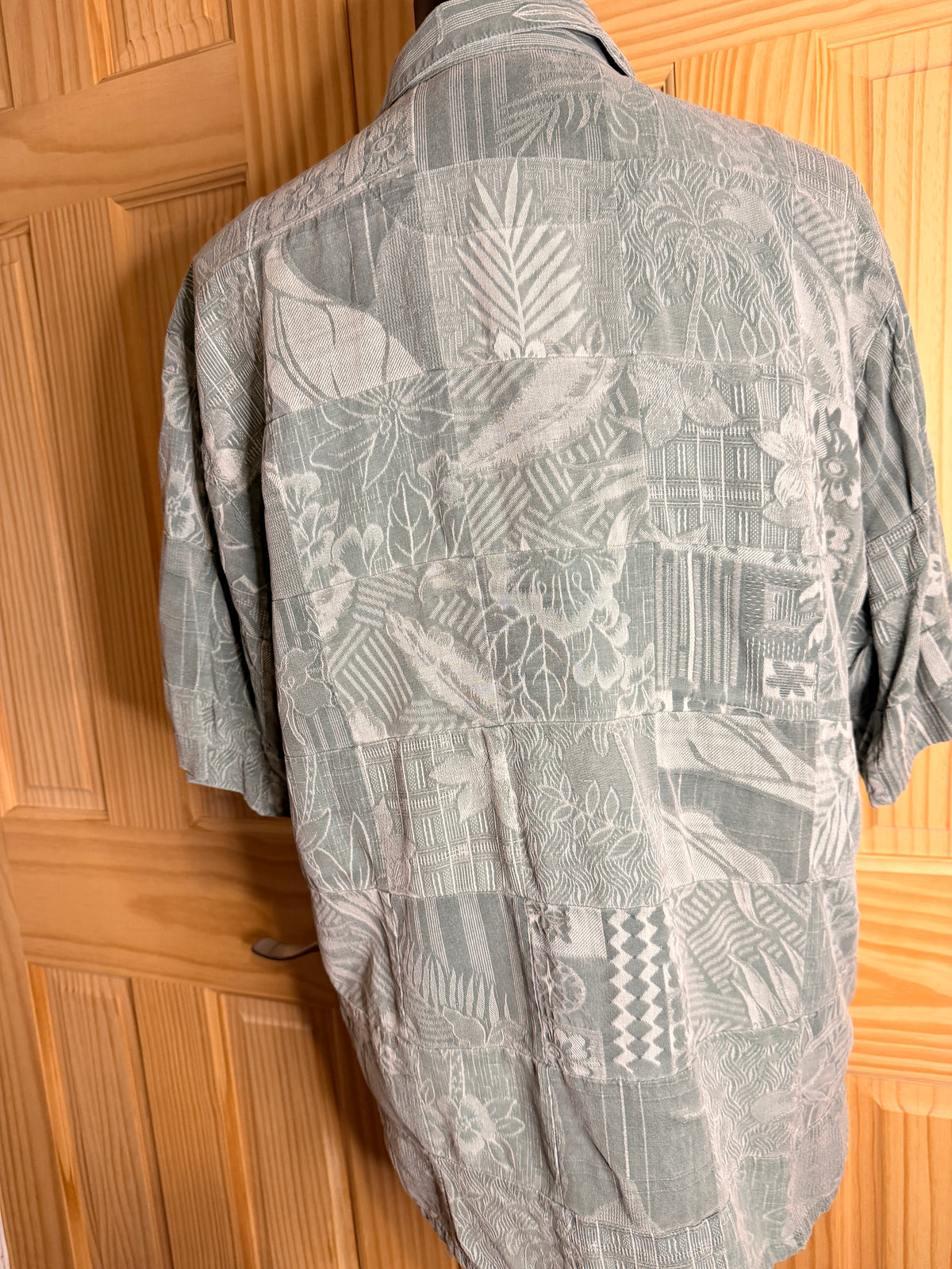 Banana Cabana Men's Aqua Patchwork Hawaiian Shirt 100% Silk Medium