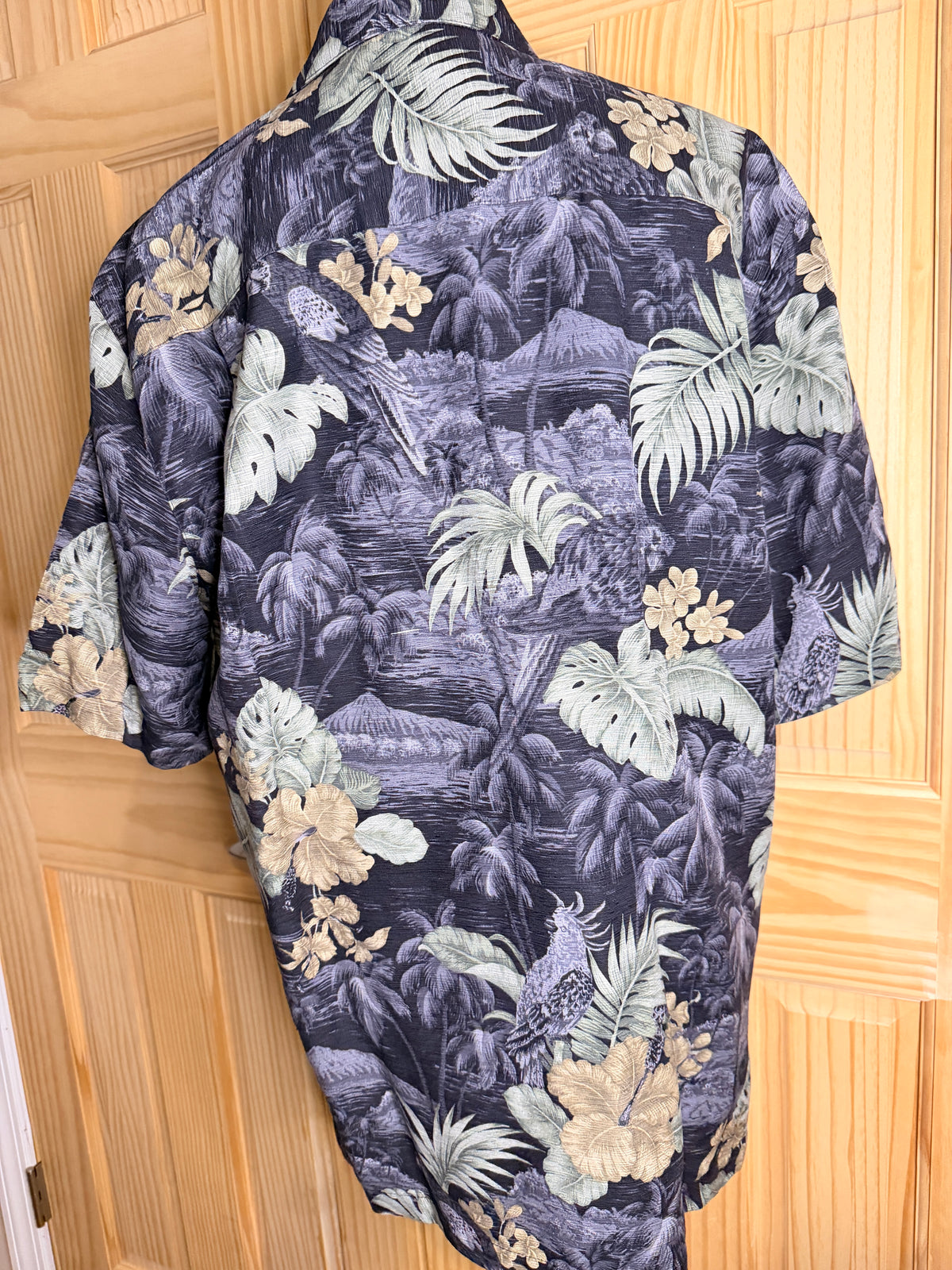 Caribbean Joe Men's Navy Tropical Hawaiian Camp Shirt 100% Silk Medium