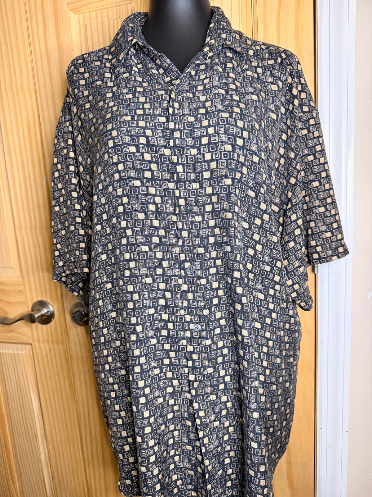 Perry Ellis Men's Geometric Button Front Shirt 100% Silk XL