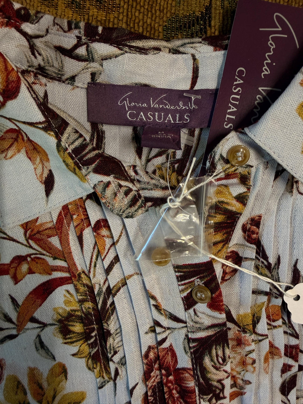 NWT Gloria Vanderbilt Floral Roll Tab Blouse