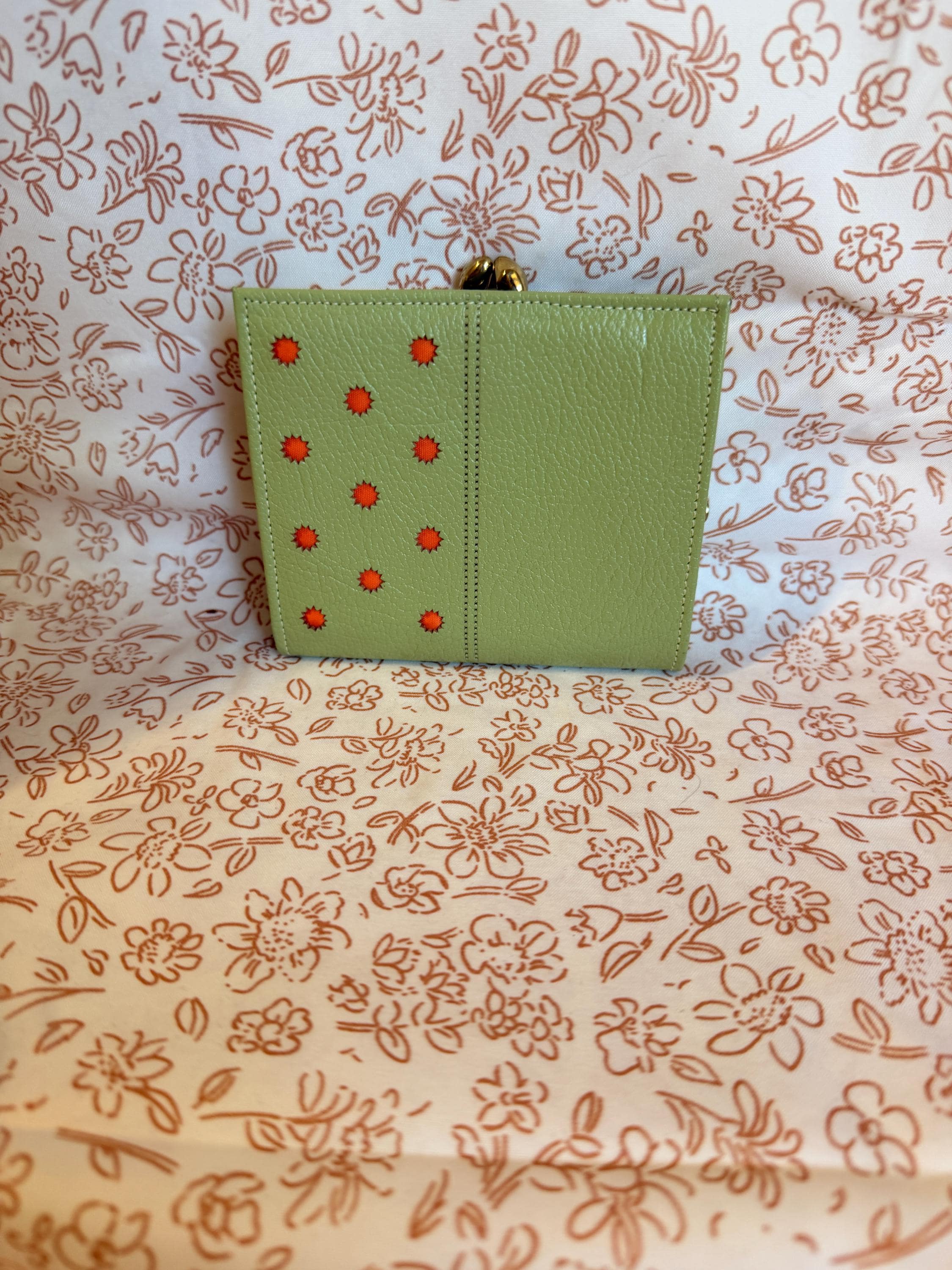 Vintage Guatemala Green Leather Wallet Kiss Lock Coin Purse